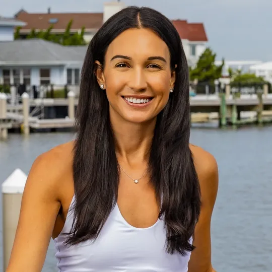 Kayla Noll, Agent in  - Compass