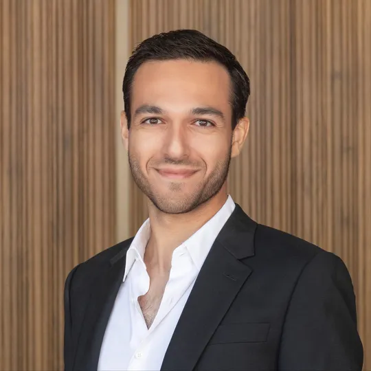 Oliver Ghadoushi, Agent in  - Compass