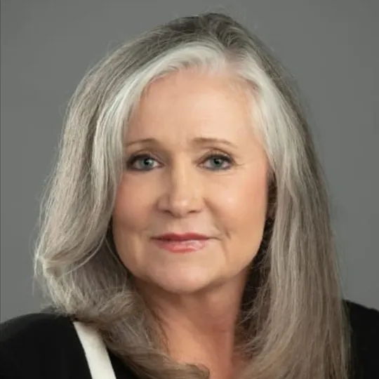 Stephanie Finley, Agent in  - Compass