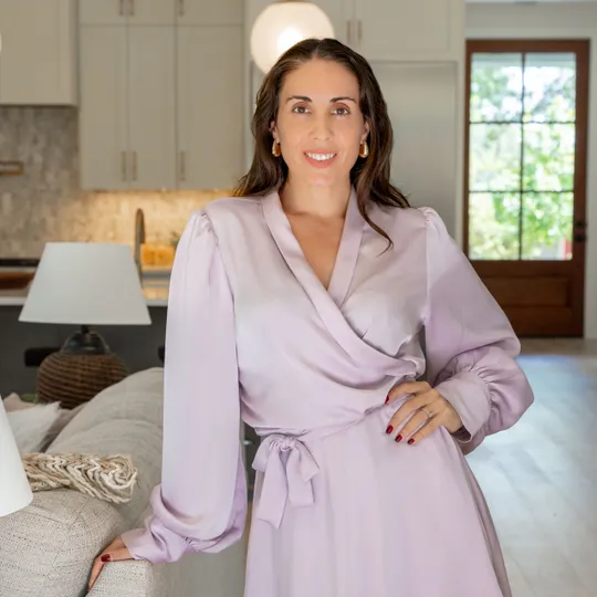 Nicole Holland, Agent in  - Compass