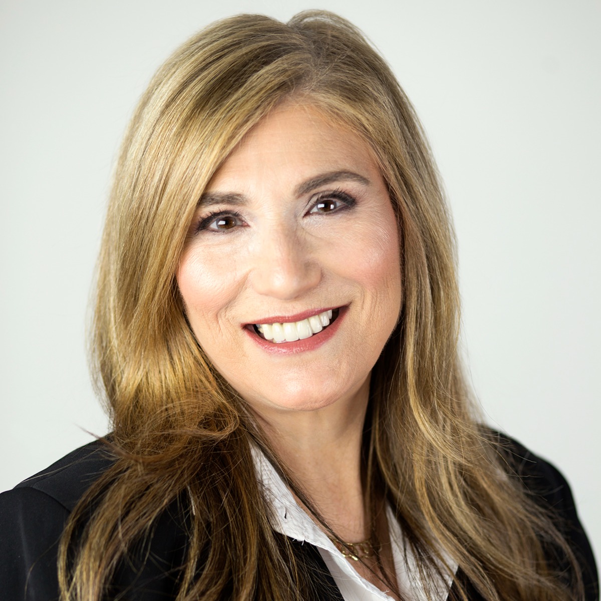 Headshot of Nina Falk