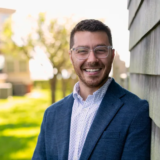 Jonathan Kaufman, Agent in  - Compass