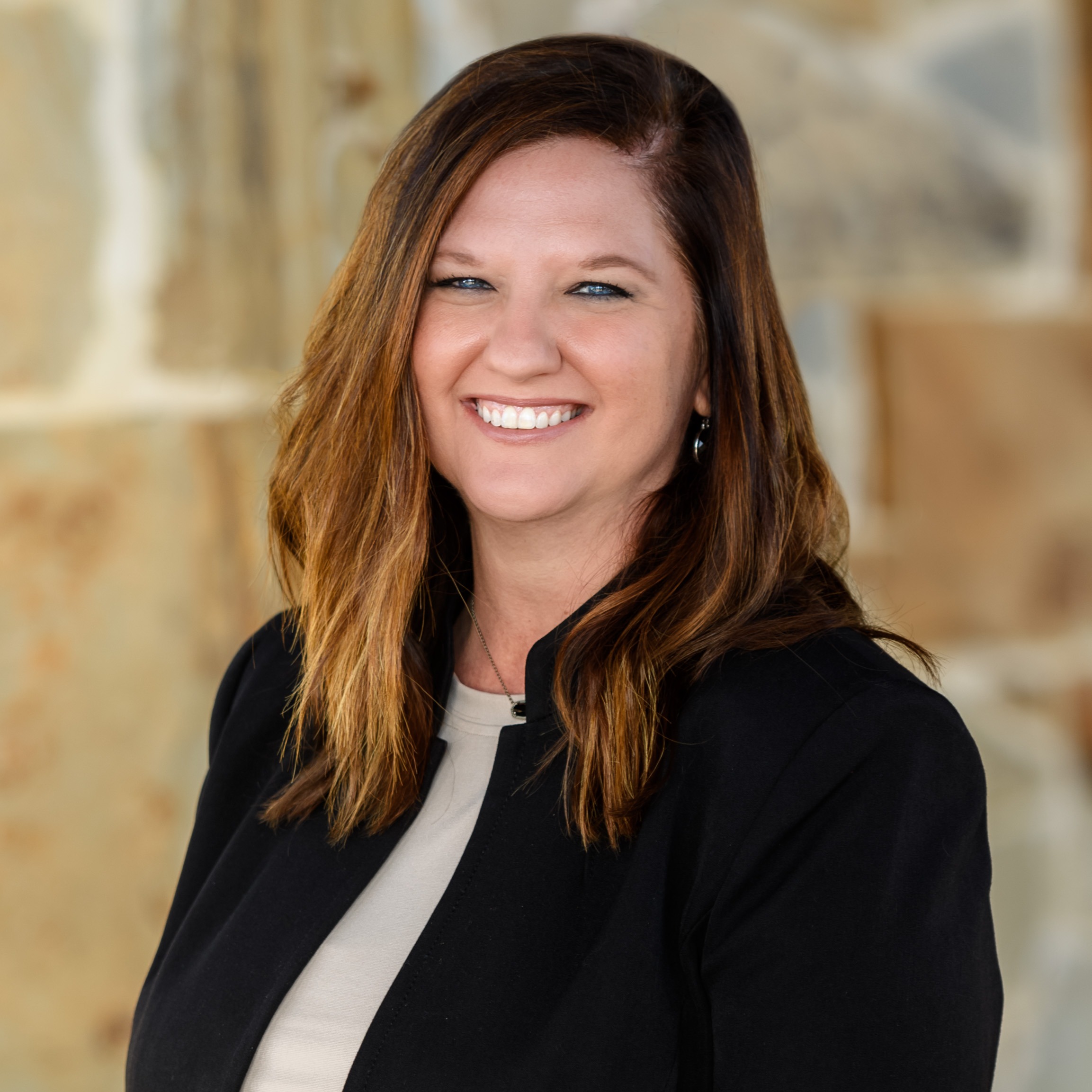 Headshot of Lindsay Sikora