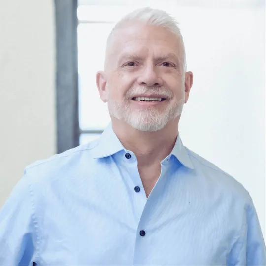 Gary Martin, Agent in  - Compass