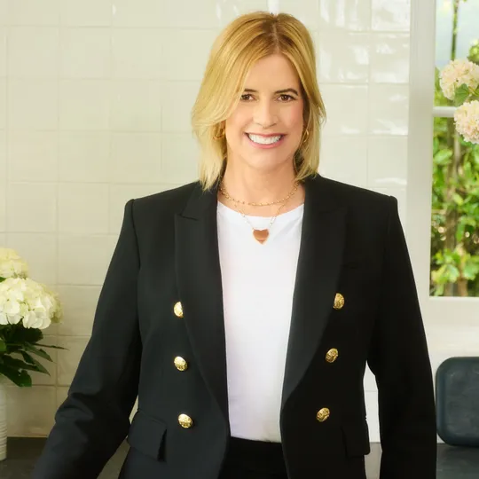 Liz Jones, Agent in  - Compass