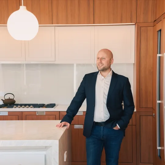 Andrew Gordon, Agent in  - Compass