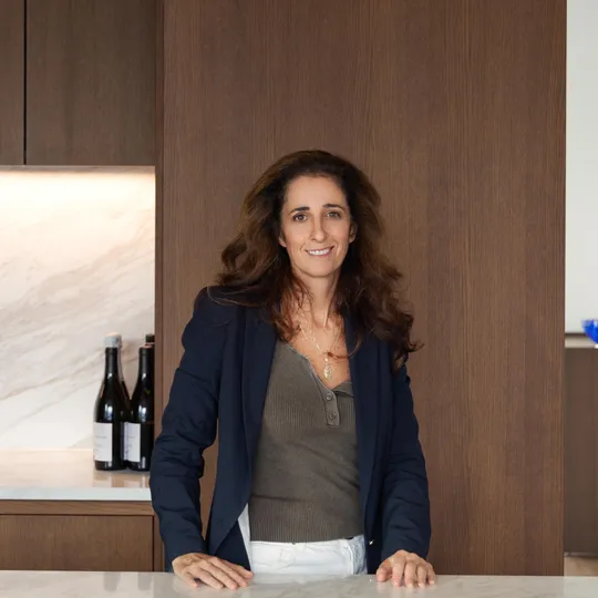 Elizabeth Schwartz, Agent in  - Compass