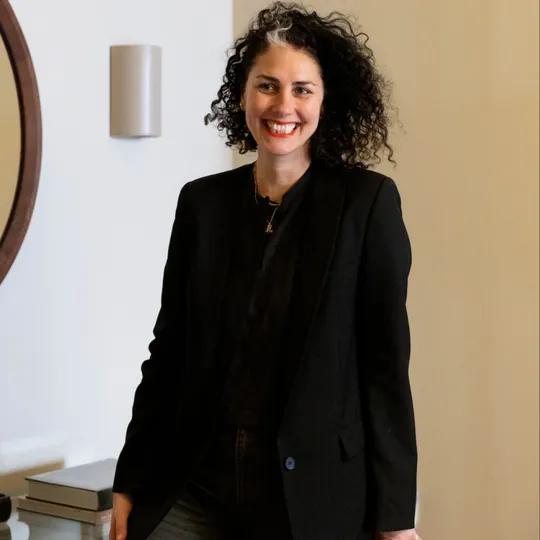 Marina Schindler, Agent in  - Compass