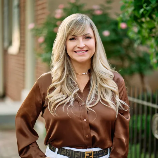 Lauren Pilla, Agent in  - Compass