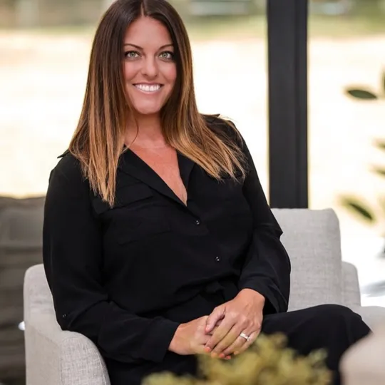 Natalie Meyers, Agent in  - Compass