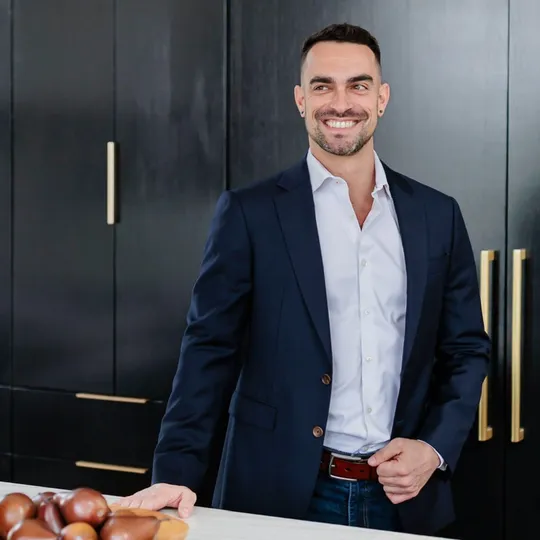 Craig Souza, Agent in  - Compass