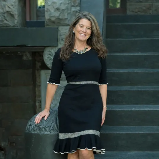 Alana Aschenbach, Agent in  - Compass