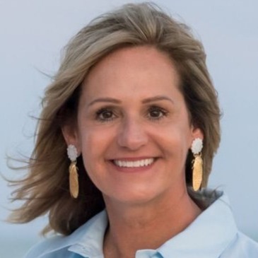 Headshot of Lisa Ballay