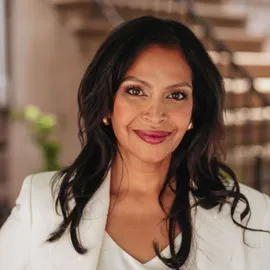 Farah Alli, Agent in  - Compass