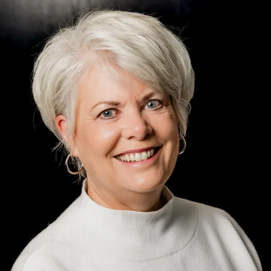 Kristine Sinclair, Agent in  - Compass