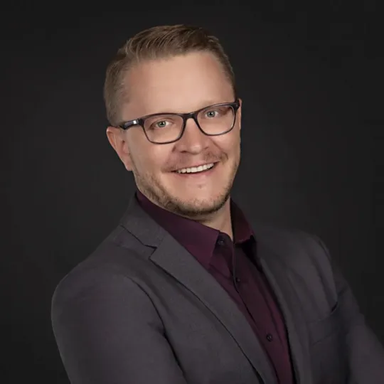 Kenneth Binder, Agent in  - Compass