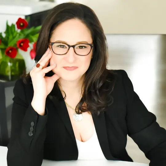 Allison Carle, Agent in  - Compass