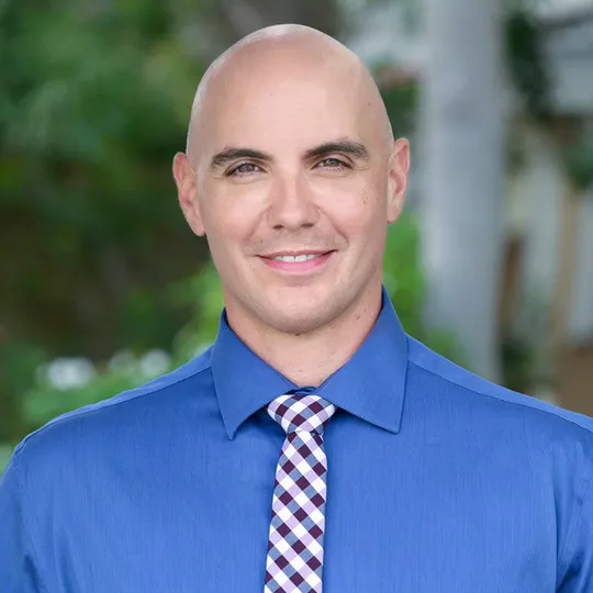 Justin Schuster, Agent in  - Compass