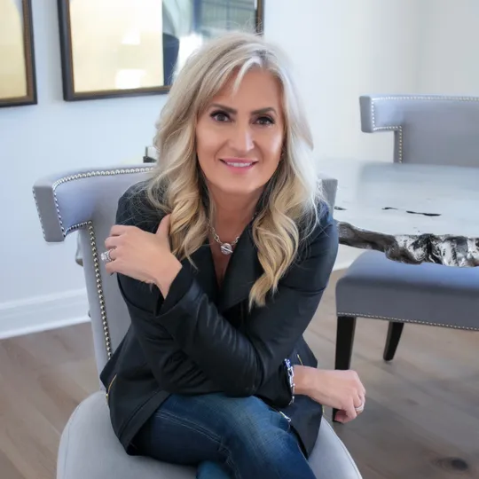 AnaMaria Miller, Agent in  - Compass