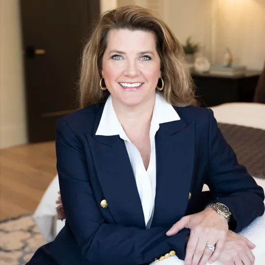 Natalie Swanson, Agent in  - Compass