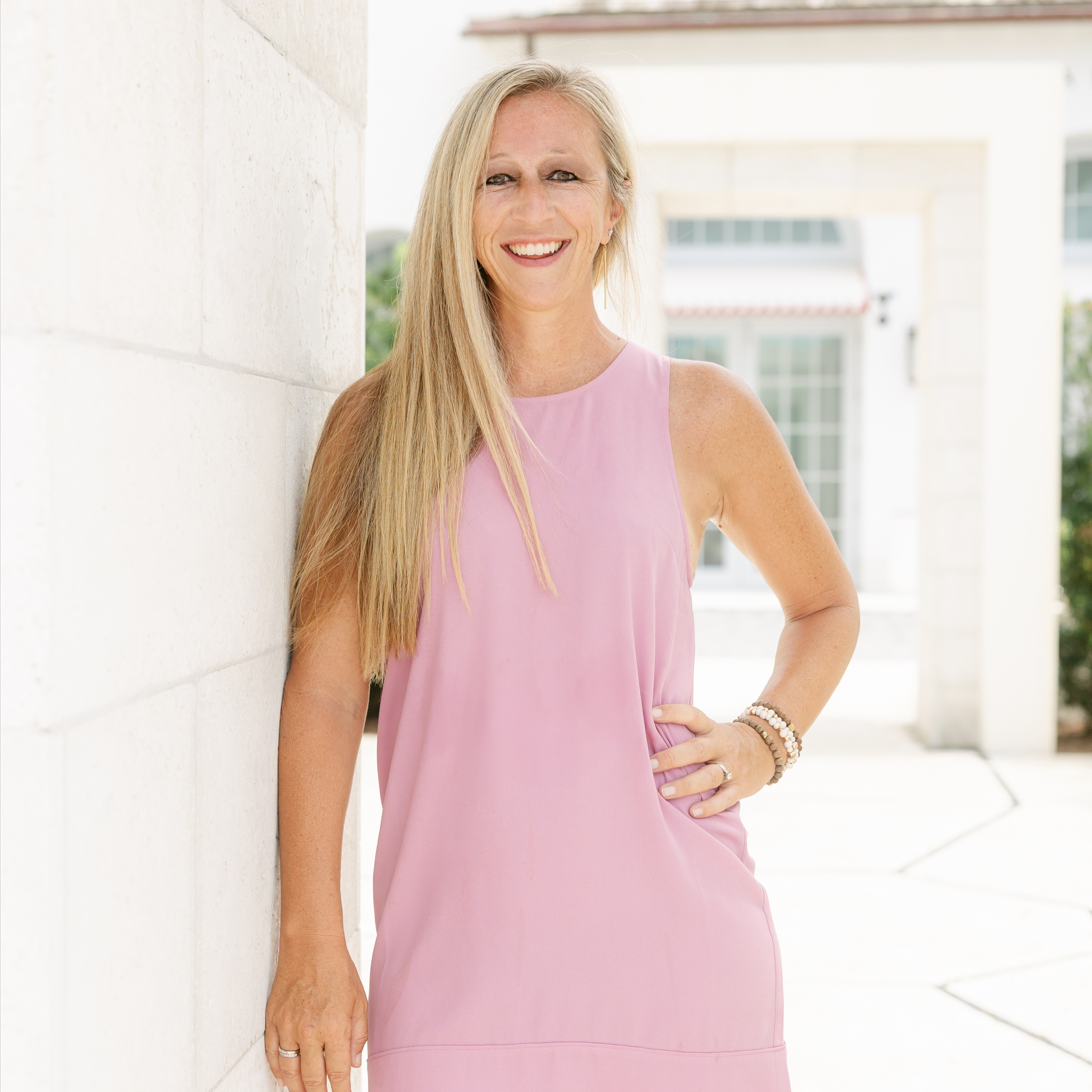 Headshot of Jen Daniels