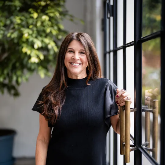 Francie Malina, Agent in  - Compass