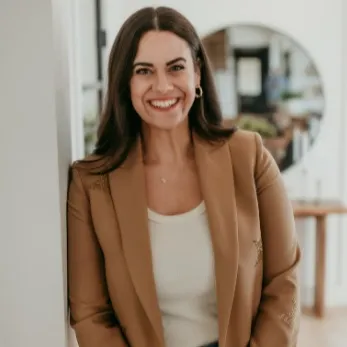 Olga Reed, Agent in  - Compass