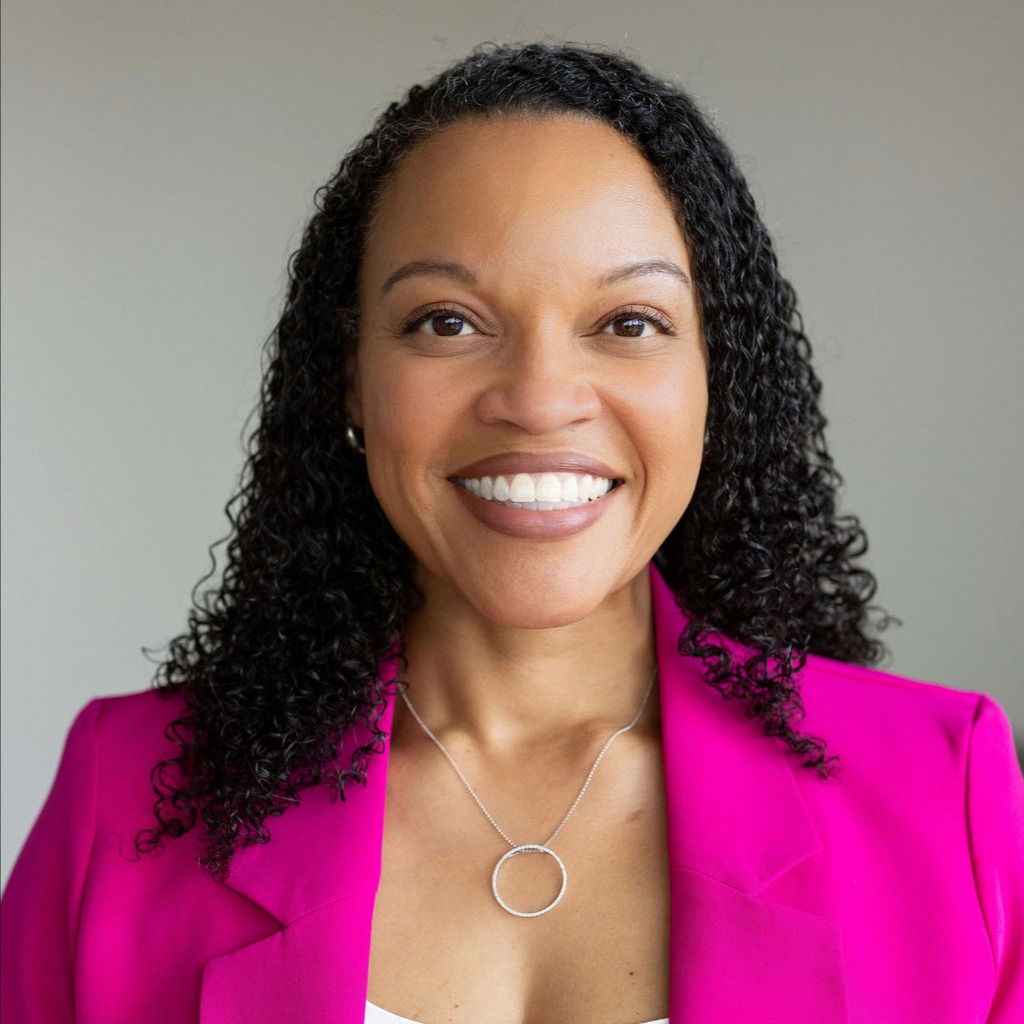 Headshot of Leslie Hall