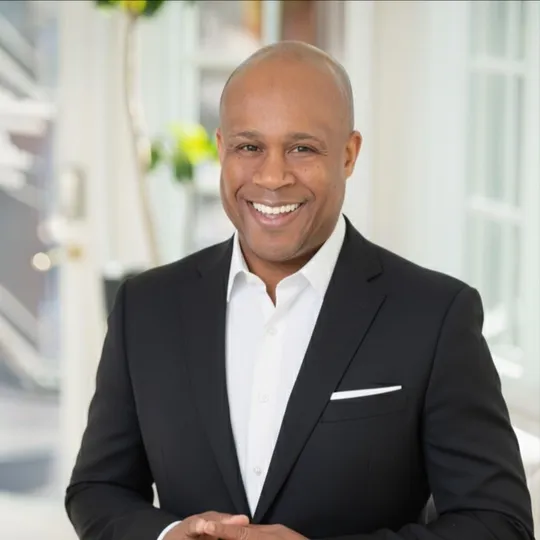 Zeke Farrington, Agent in  - Compass