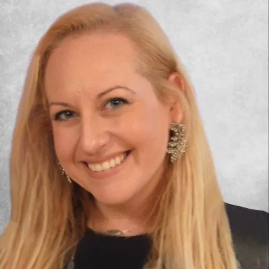 Karin Benyamin, Agent in  - Compass