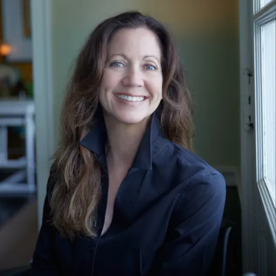 Mandi Robertson, Agent in  - Compass