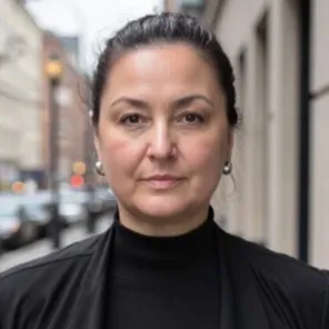 Petia Neytcheva, Agent in  - Compass