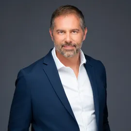 Joey Romanik, Agent in  - Compass