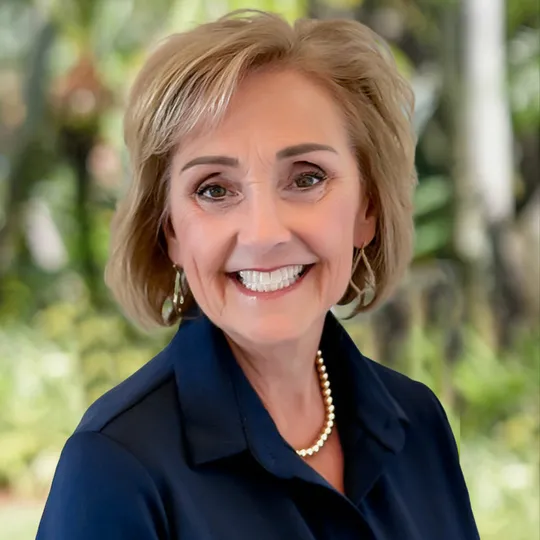 Carla Moore, Agent in  - Compass