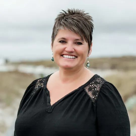 Jennifer Bond, Agent in  - Compass