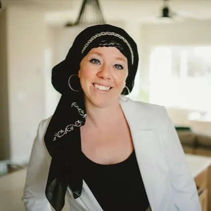 Lindsay Hagens, Agent in  - Compass