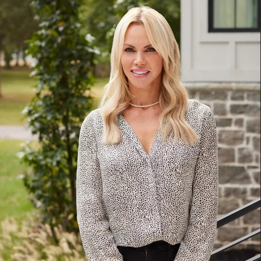 Joy Smith, Agent in  - Compass