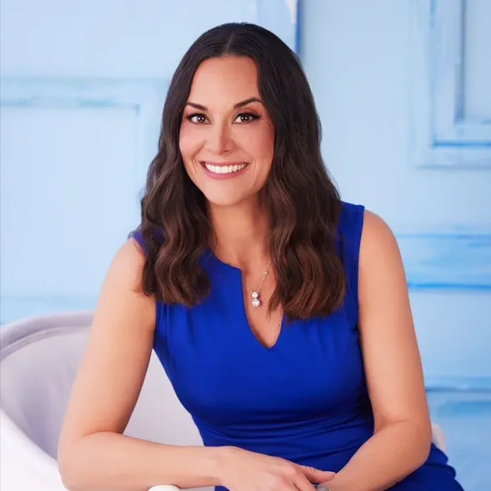 Laura Cooper, Agent in  - Compass