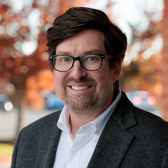 Headshot of Elliot Ward