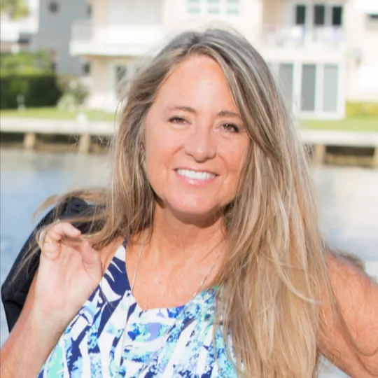 Angela Falletta, Agent in  - Compass