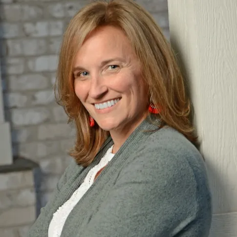 Laurie Parker, Agent in  - Compass