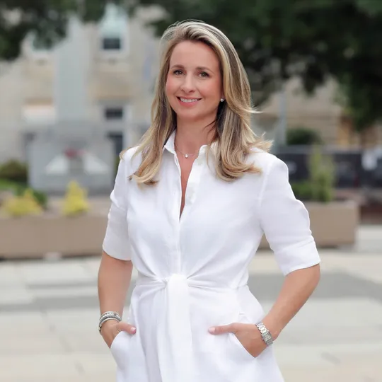 Laura Deans, Agent in  - Compass