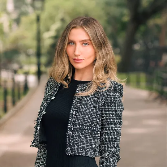 Isabel Brous, Agent in  - Compass