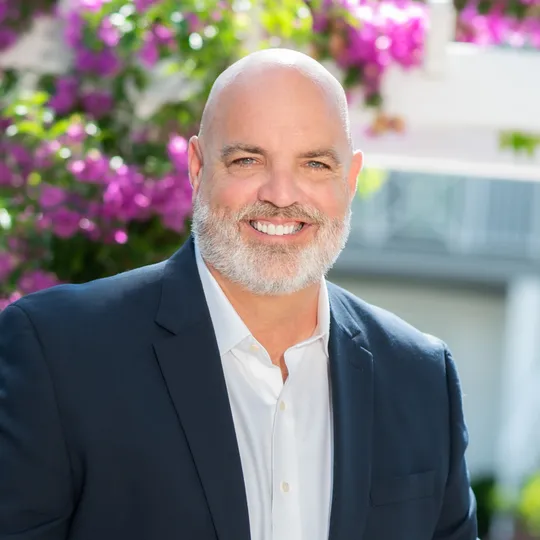 Michael McNelis, Agent in  - Compass