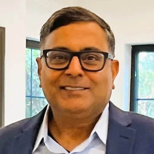 Umang Sanchorawala, Agent in  - Compass