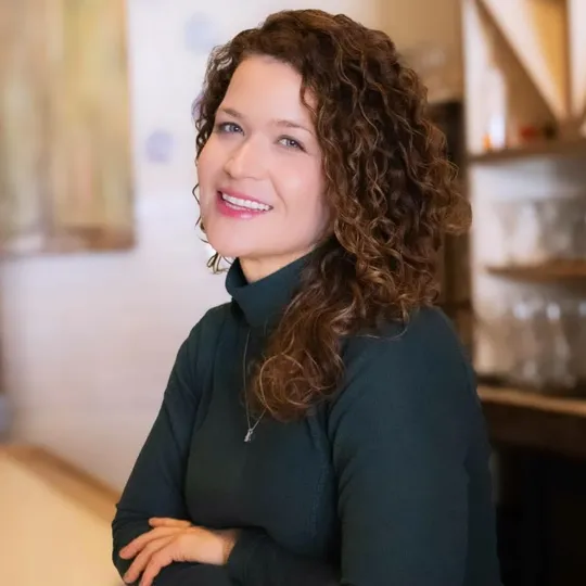 Andrea Waters, Agent in  - Compass