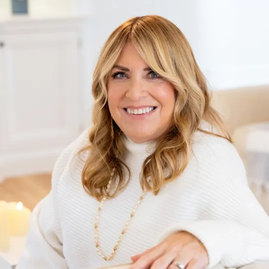 Lisa Fedor, Agent in  - Compass