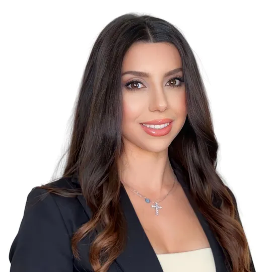 Christine Akka, Agent in  - Compass