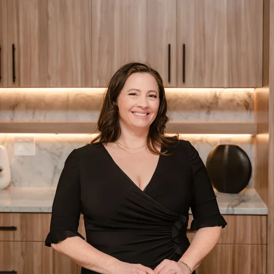 Shana Cerise, Agent in  - Compass