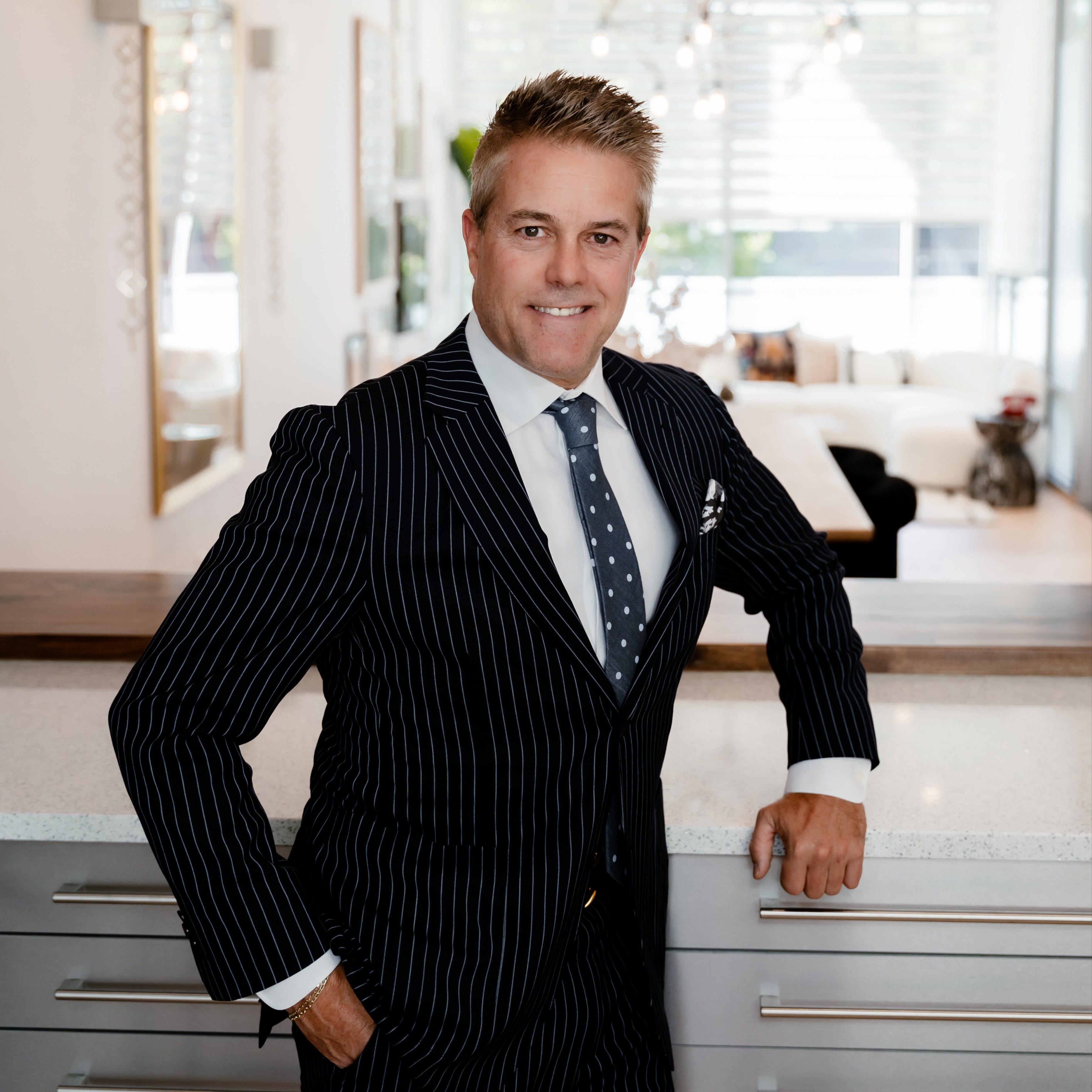 Headshot of Alex Neir